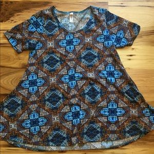 Medium LuLaRoe Perfect T. Good used condition.
